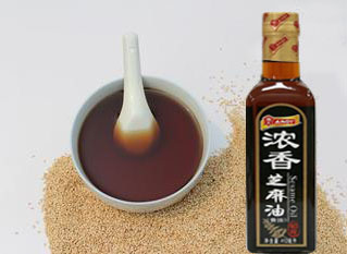 跟隨時代發(fā)展，不做落伍的芝麻油灌裝機(jī)